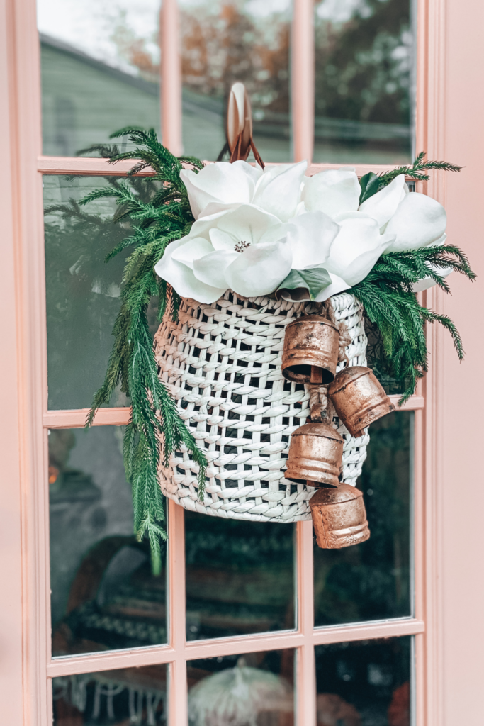 CHRISTMAS KITCHEN GARLAND, TREE AND OTHER HOLIDAY DÉCOR IN OUR HOME -  Blushing Bungalow